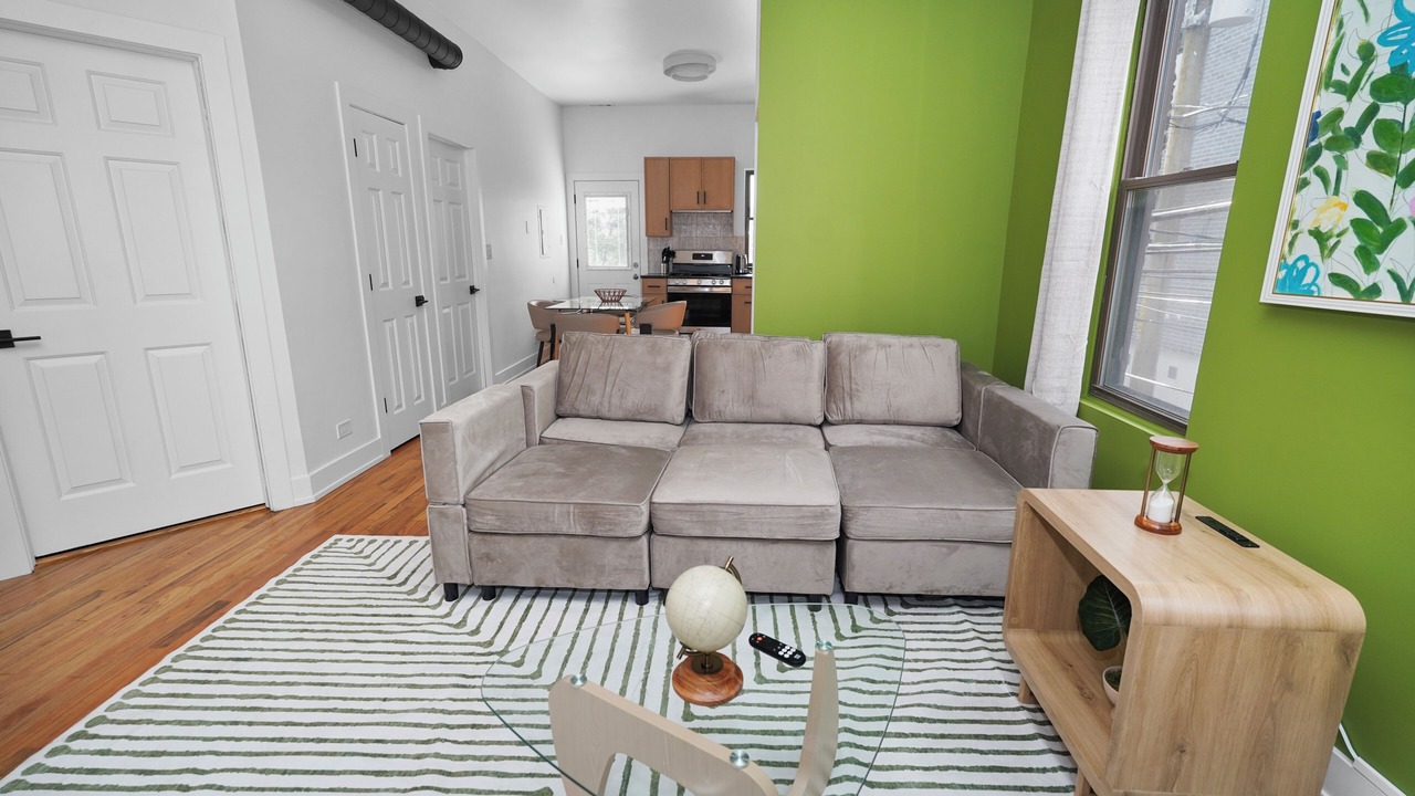 Photo of Livingroom in West Town