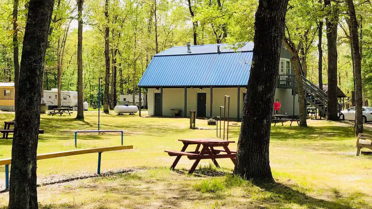 Photo of Outdoor in Irons