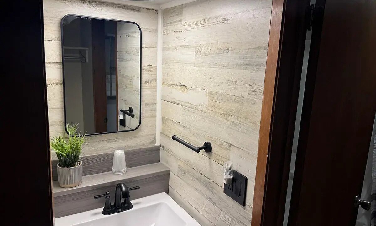 Photo of Bathroom in Ontonagon