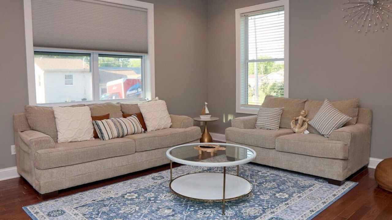 Photo of Livingroom in Village of Bloomfield