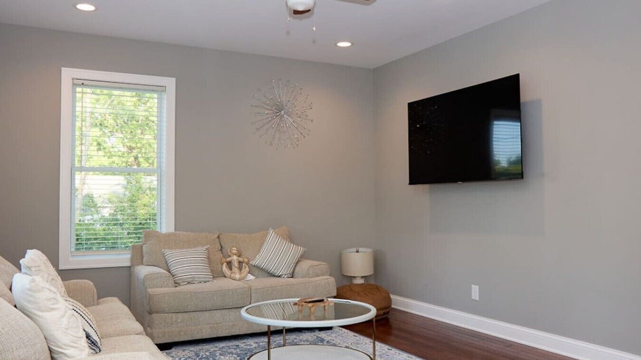 Photo of Livingroom in Village of Bloomfield