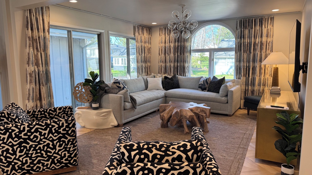 Photo of Livingroom in Grand Beach