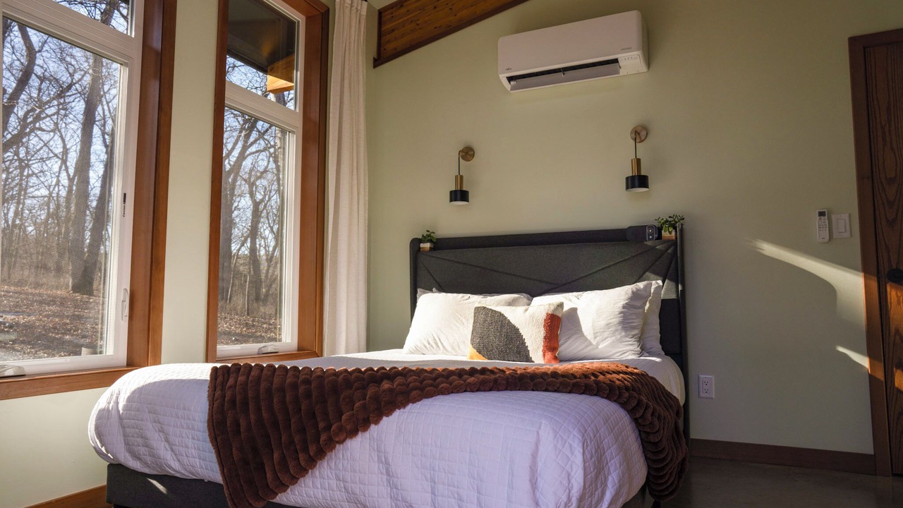 Photo of Bedroom in Guthrie County