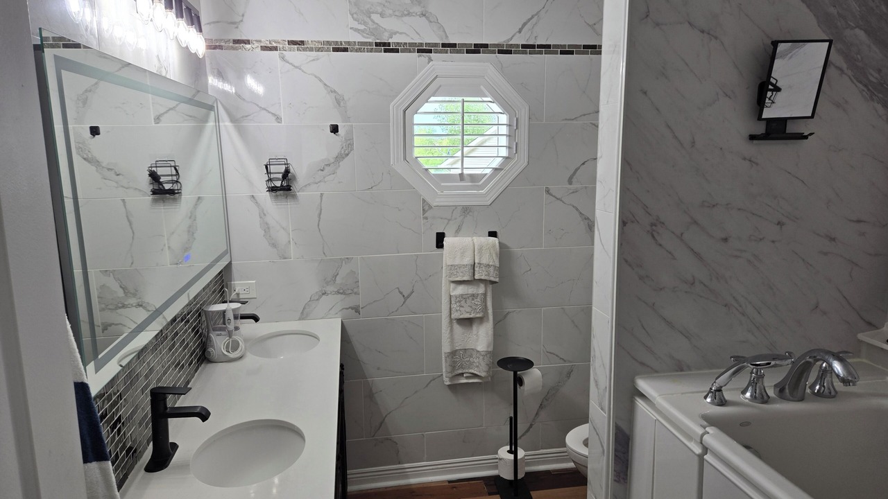 Photo of Bathroom in Richton Park
