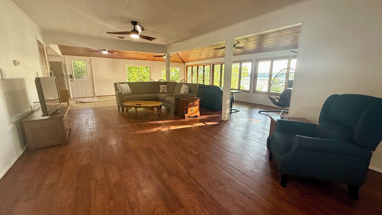 Photo of Livingroom in Hamilton