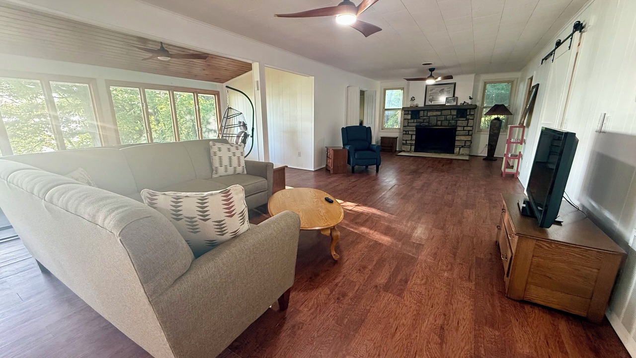 Photo of Livingroom in Hamilton