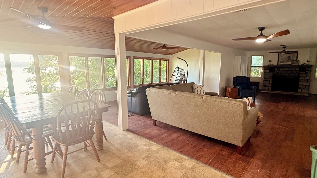Photo of Livingroom in Hamilton