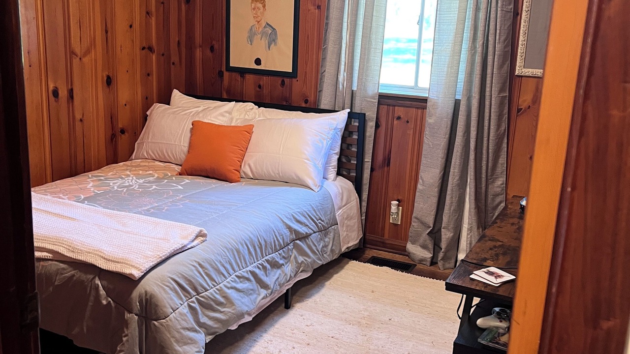 Photo of Bedroom in Gallatin