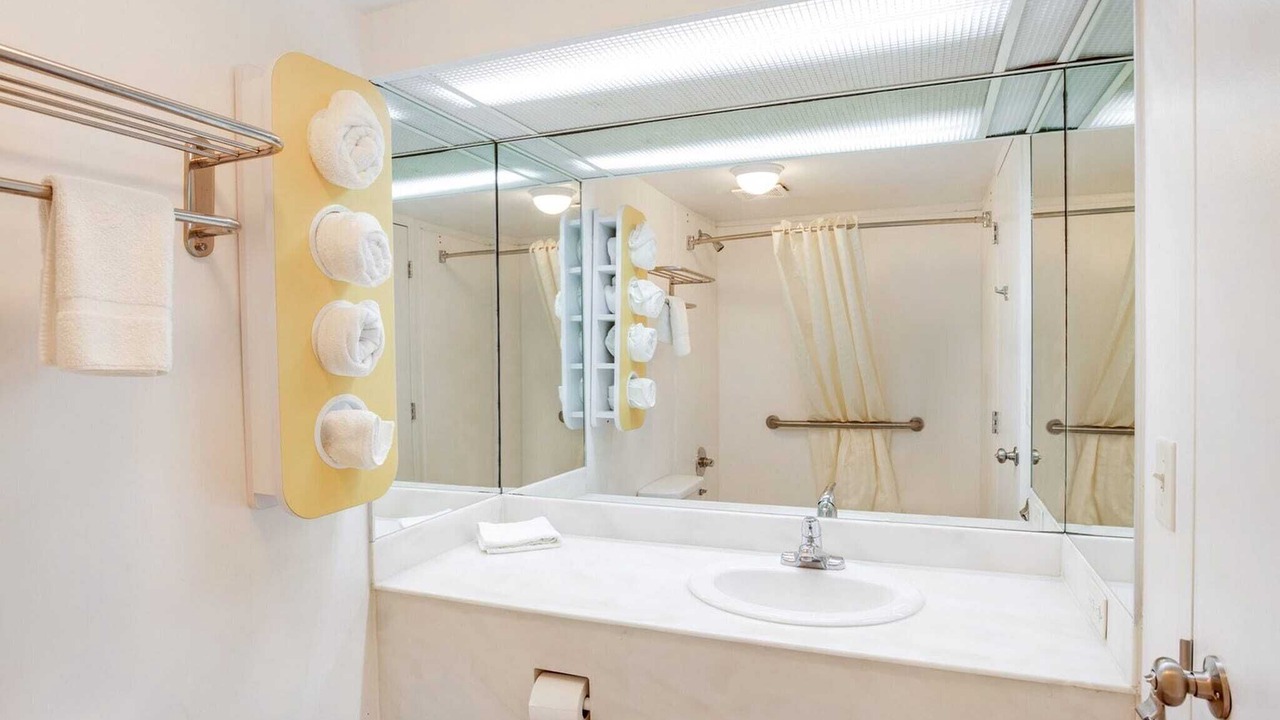Photo of Bathroom in Muskegon Heights