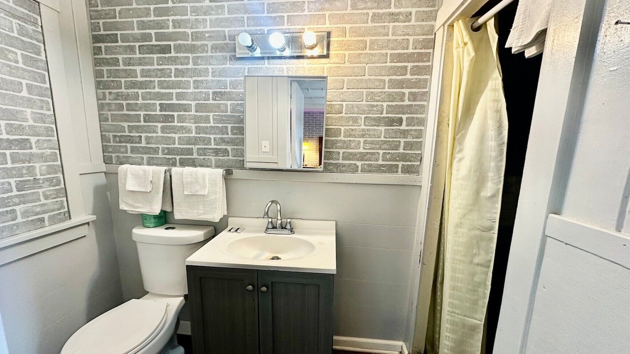 Photo of Bathroom in Des Plaines
