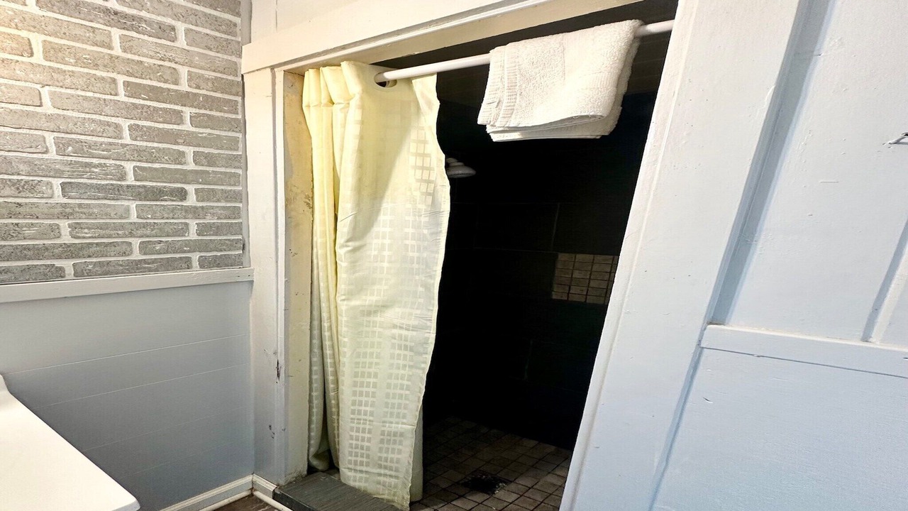 Photo of Bathroom in Des Plaines