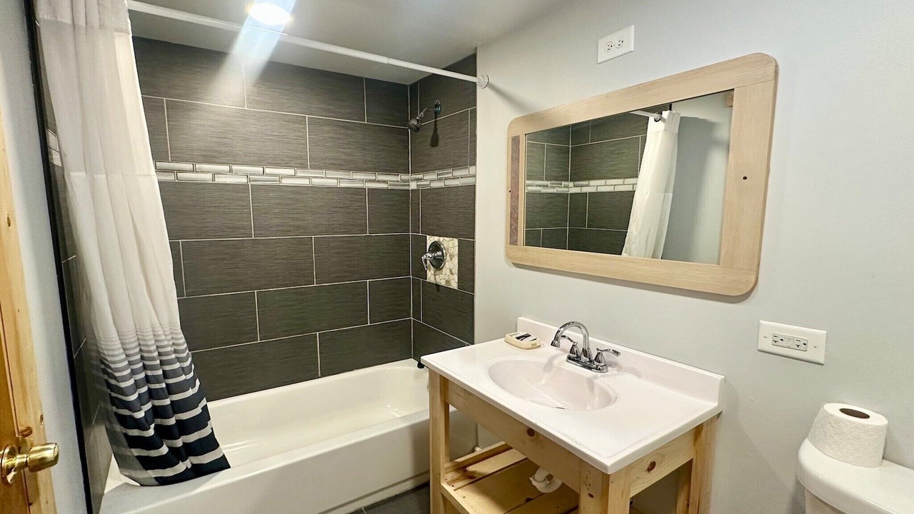 Photo of Bathroom in Des Plaines