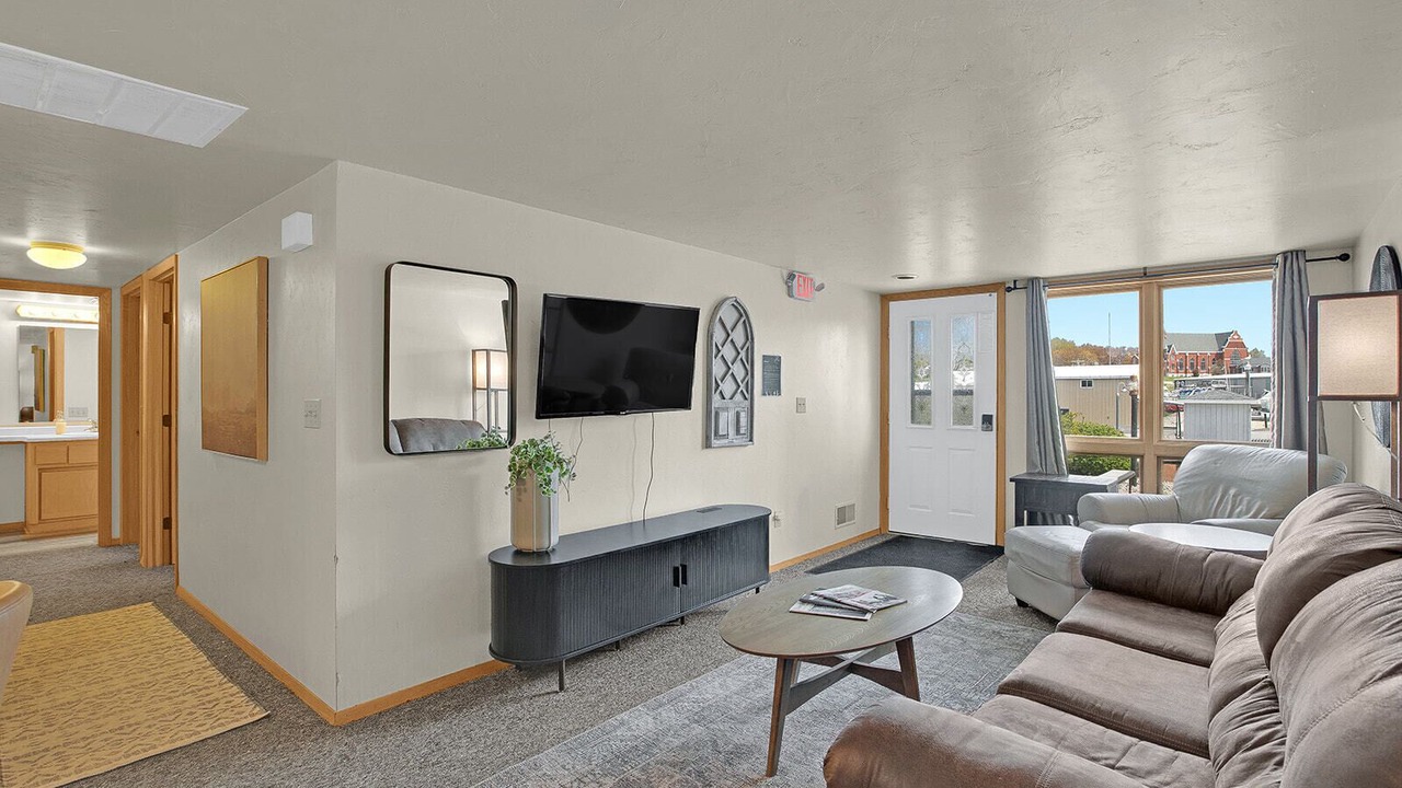 Photo of Livingroom in Algoma