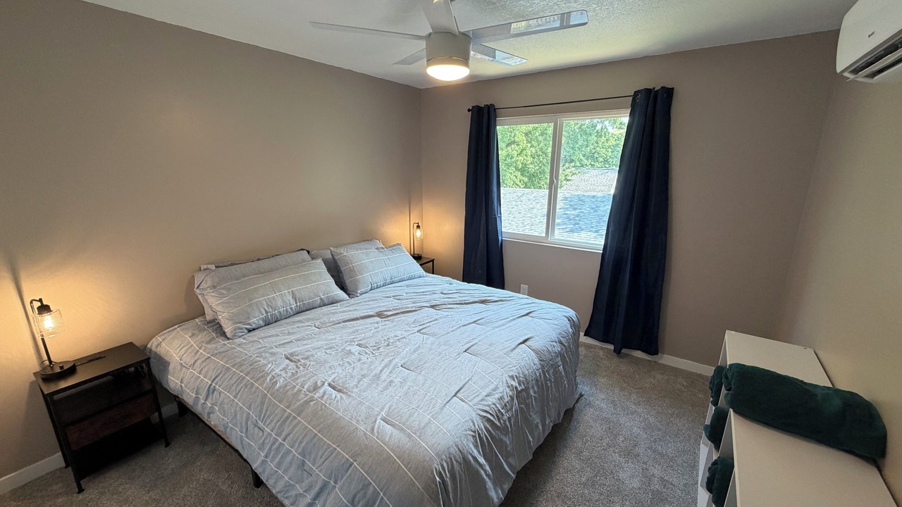 Photo of Bedroom in Lake View