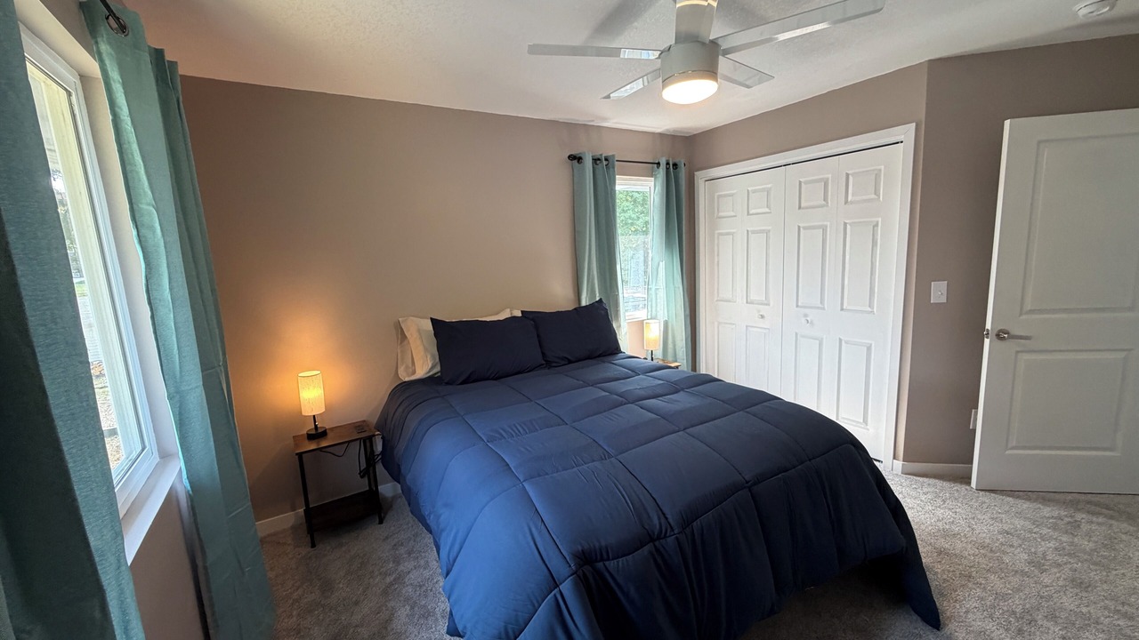 Photo of Bedroom in Lake View