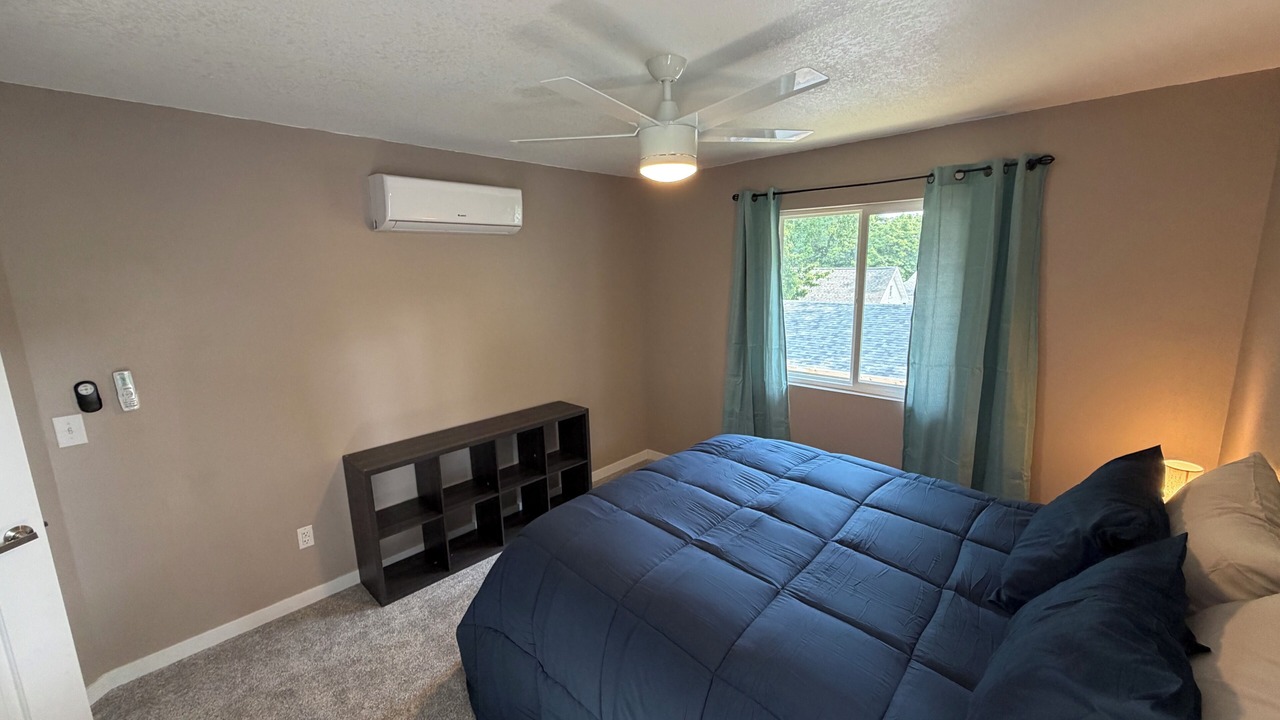 Photo of Bedroom in Lake View