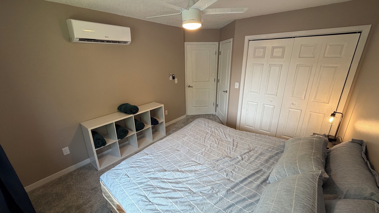 Photo of Bedroom in Lake View