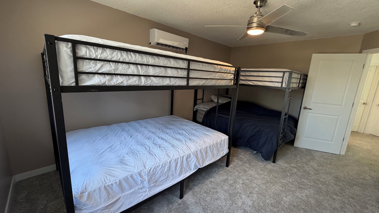 Photo of Bedroom in Lake View