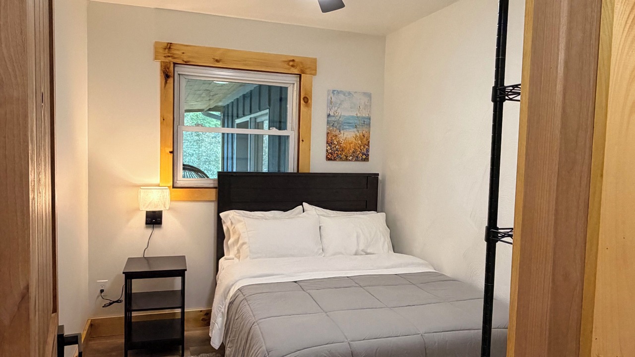 Photo of Bedroom in Iola