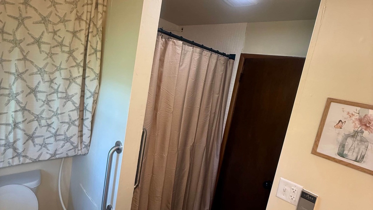 Photo of Bathroom in Hoopeston