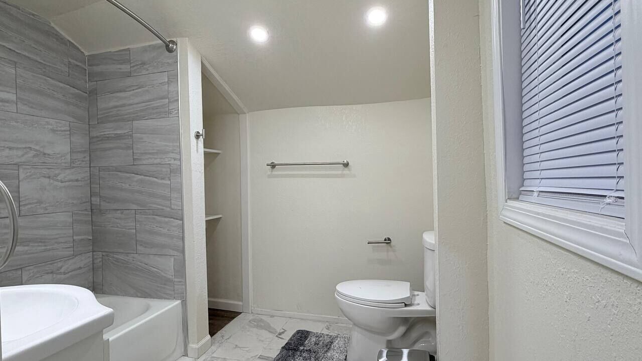 Photo of Bathroom in Fifth Ward
