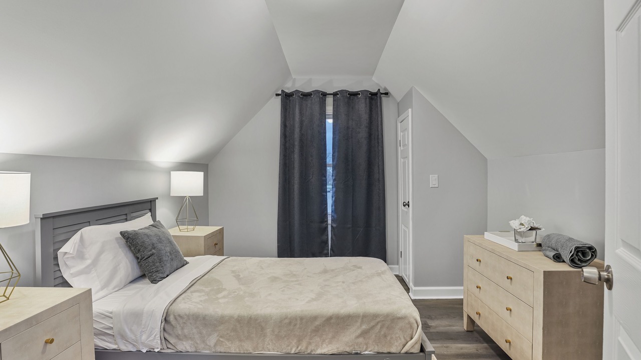 Photo of Bedroom in Bensenville
