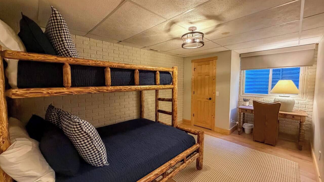 Photo of Bedroom in Marshall