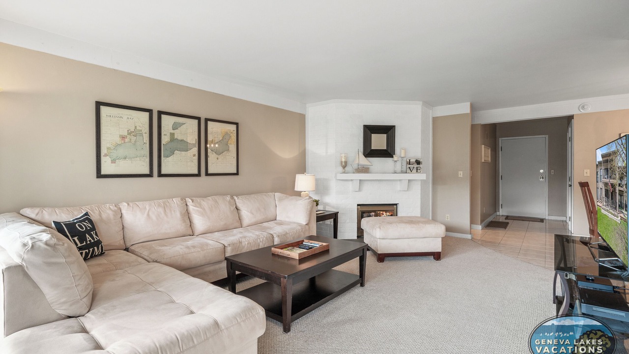 Photo of Livingroom in Fontana-on-Geneva Lake
