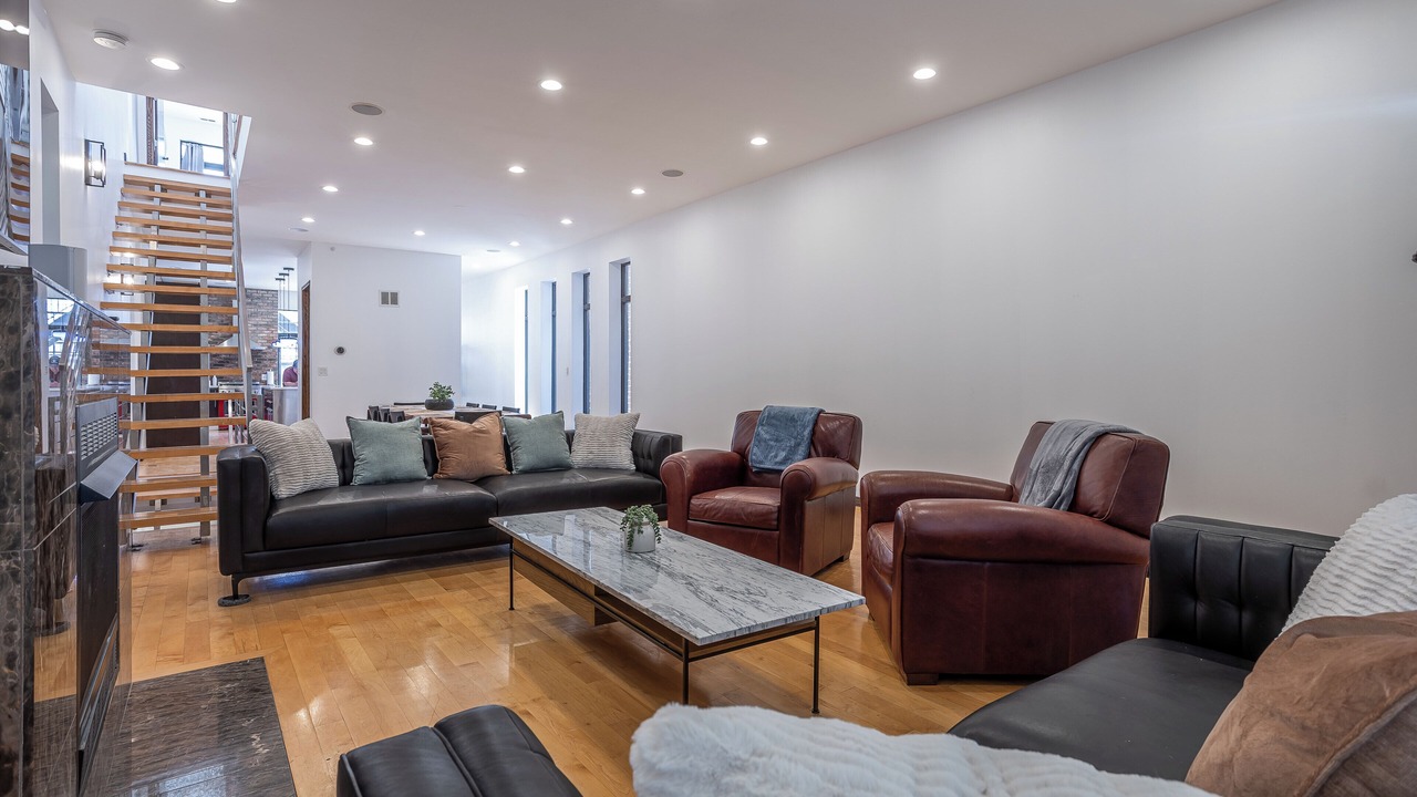 Photo of Livingroom in Heart of Chicago