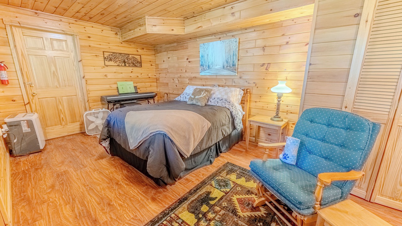 Photo of Bedroom in Newberry