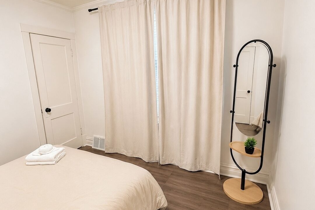 Photo of Bedroom in Belmont Cragin
