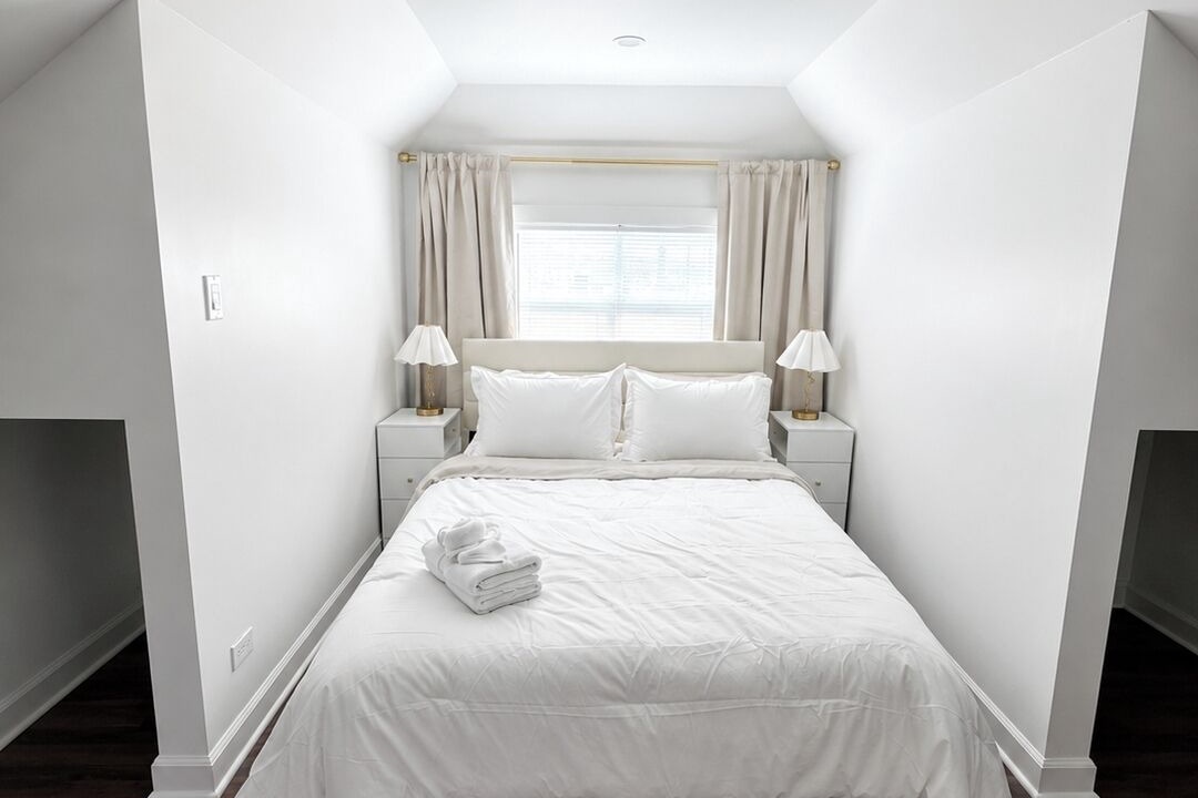 Photo of Bedroom in Belmont Cragin
