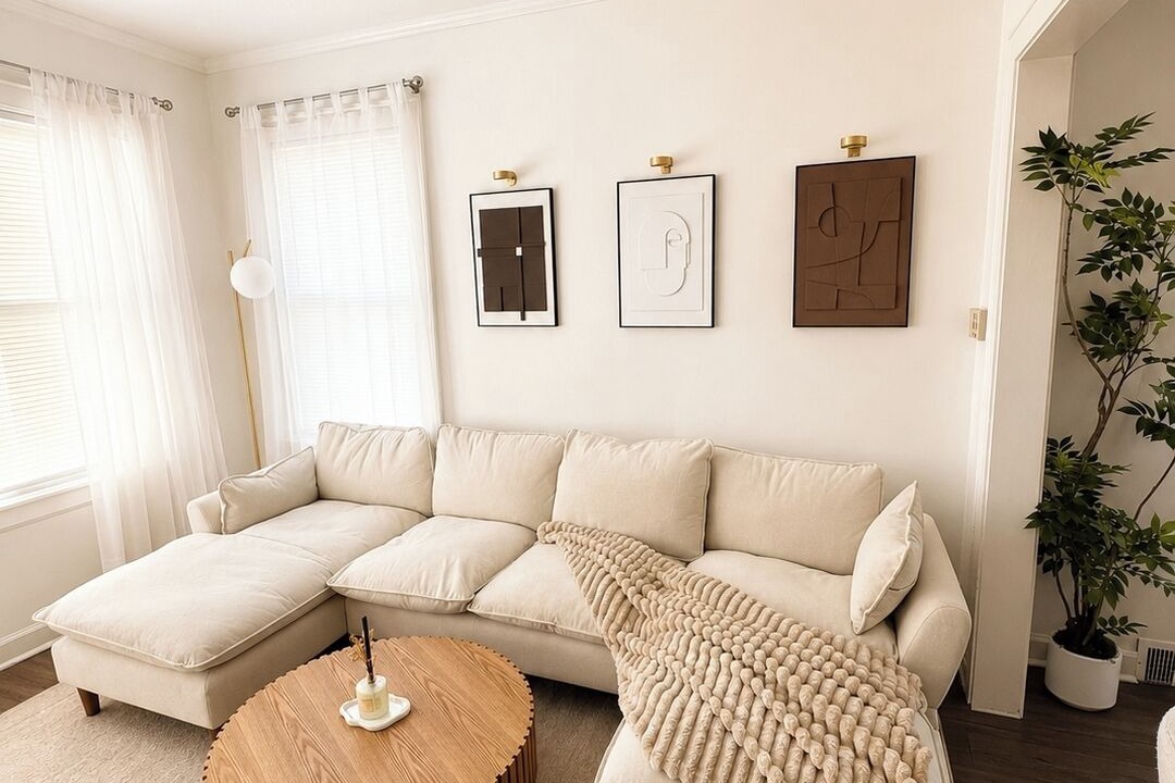Photo of Livingroom in Belmont Cragin