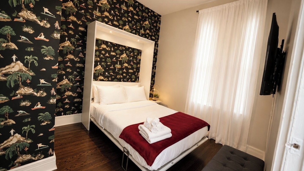 Photo of Bedroom in Old Town Triangle