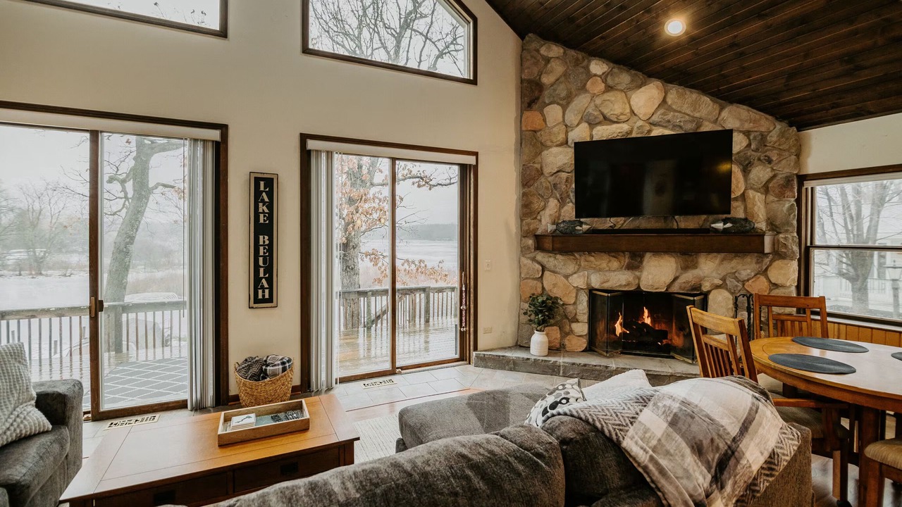 Photo of Livingroom in East Troy