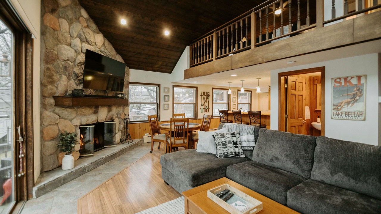 Photo of Livingroom in East Troy