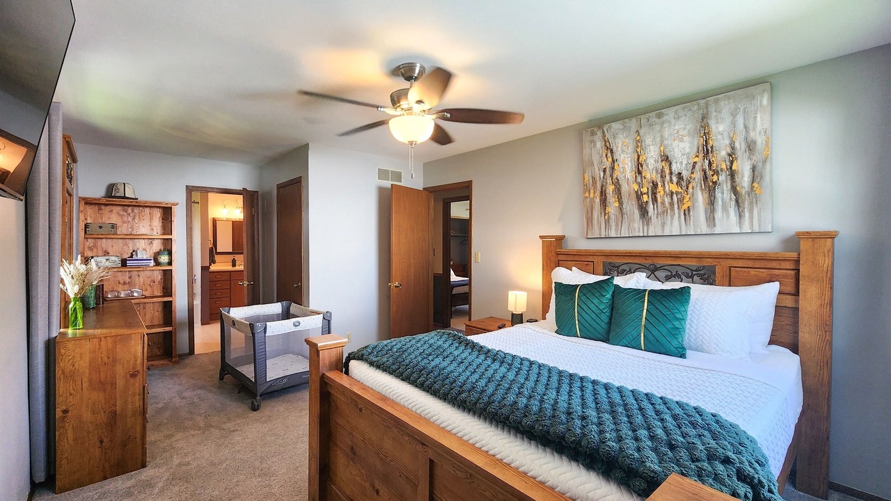 Photo of Bedroom in Oak Creek