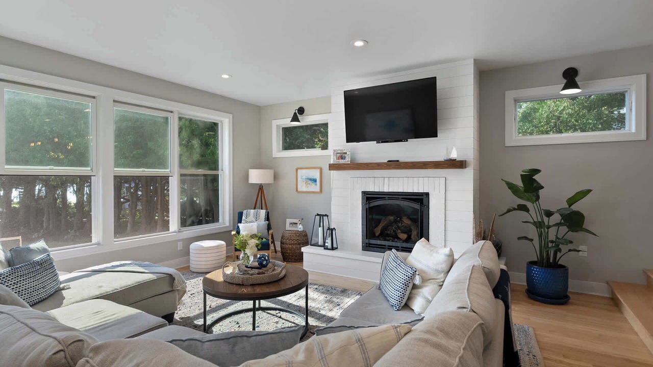 Photo of Livingroom in Baileys Harbor