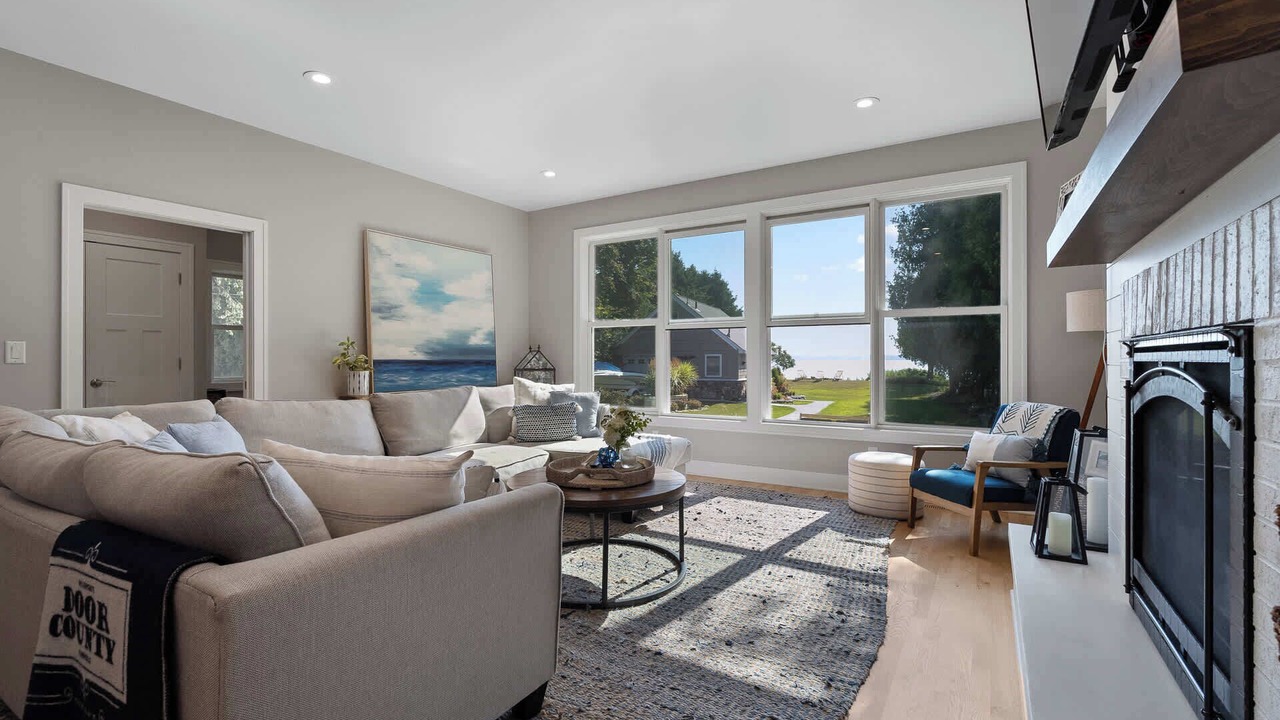 Photo of Livingroom in Baileys Harbor