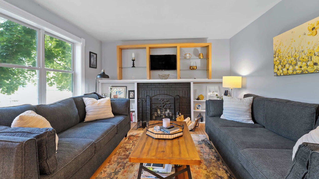 Photo of Livingroom in Baileys Harbor