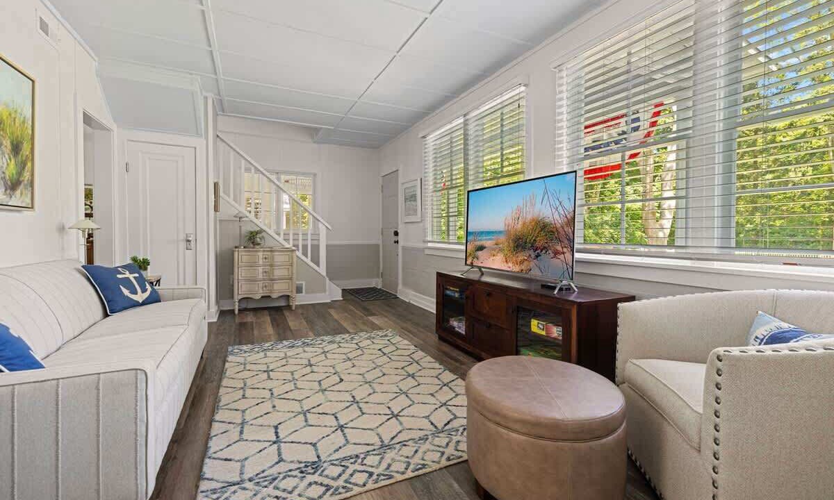 Photo of Bedroom in Lakeside
