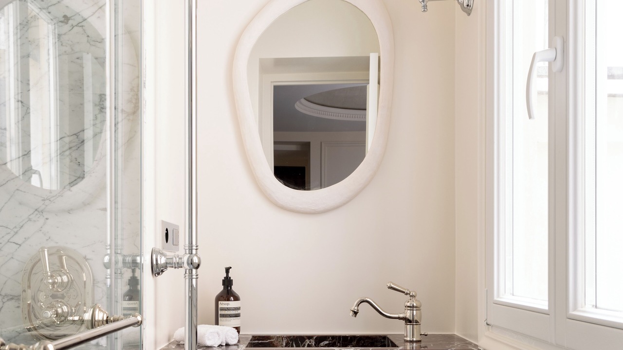 Photo of Bathroom in 2nd Arrondissement