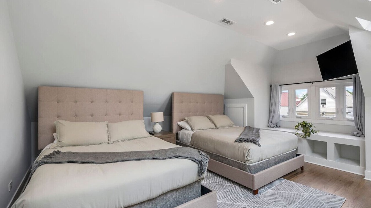 Photo of Bedroom in Cragin