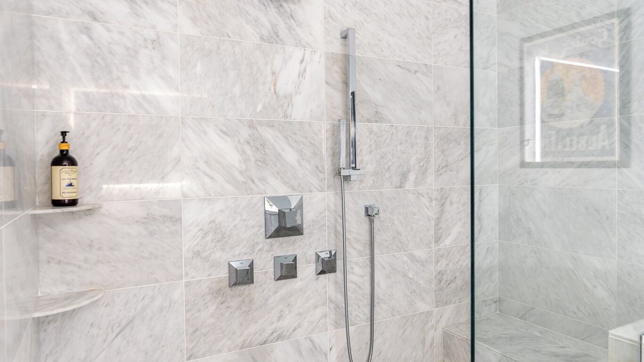 Photo of Bathroom in West Loop Gate