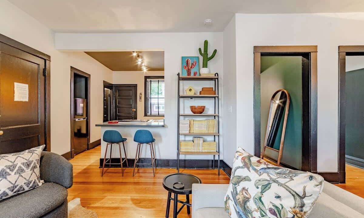 Photo of Livingroom in Lakeview