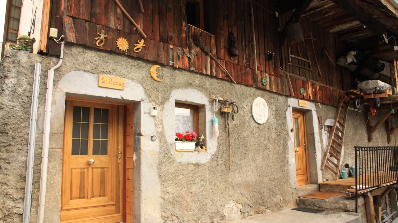 Photo of Outdoor in Montmin