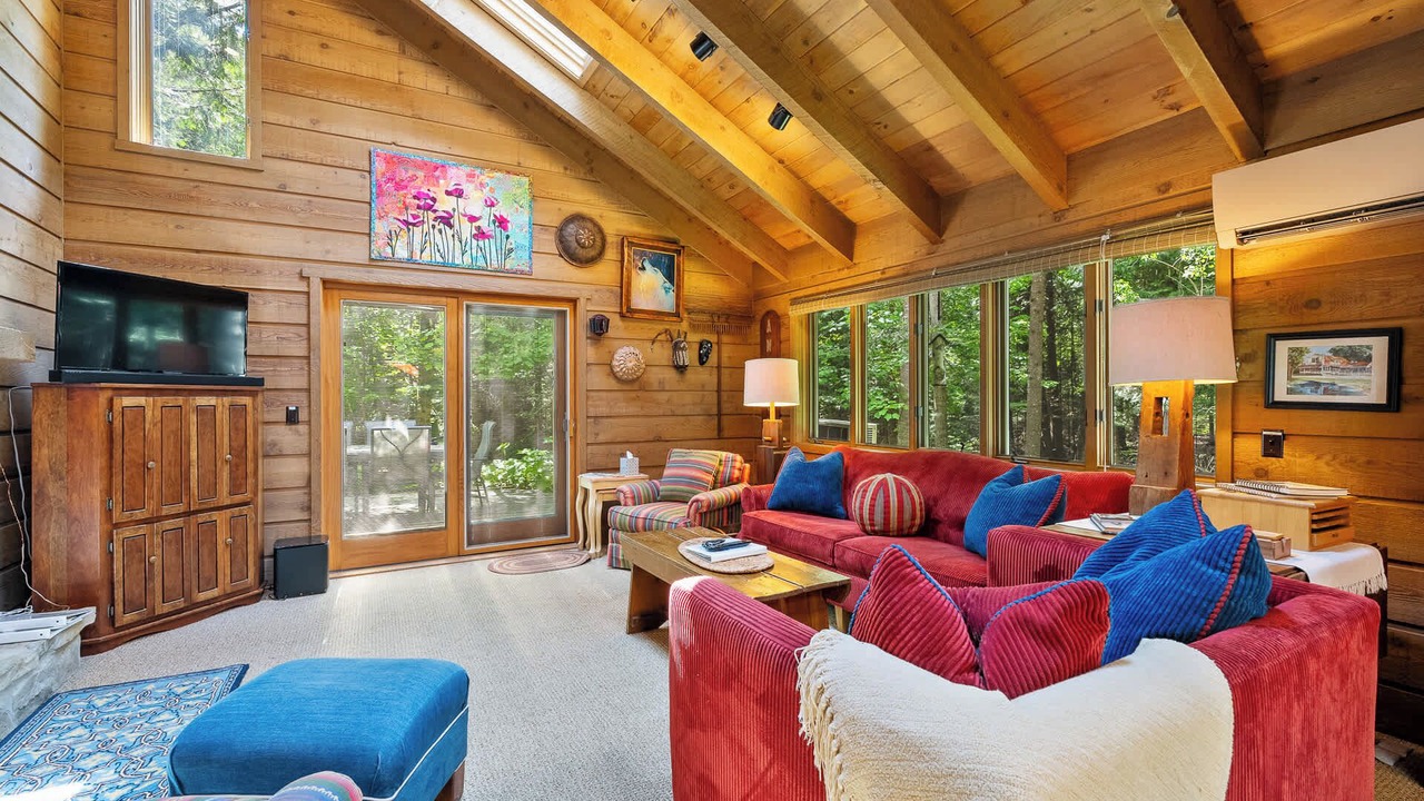 Photo of Bedroom in Ellison Bay