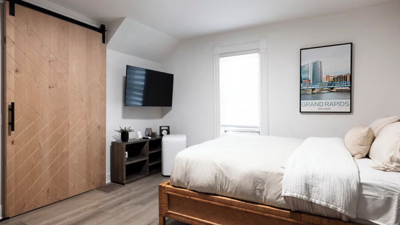 Photo of Bedroom in John Ball Park