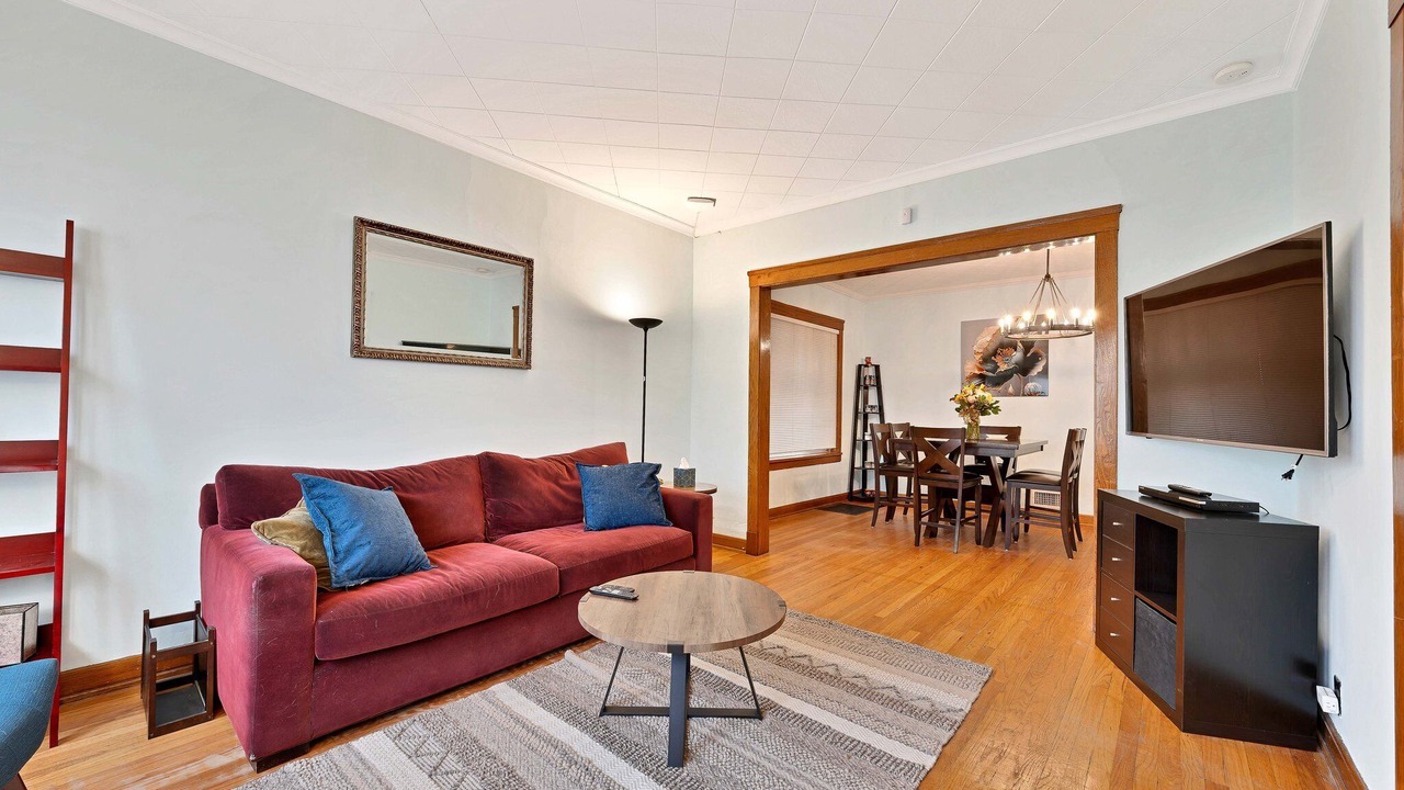 Photo of Livingroom in Andersonville