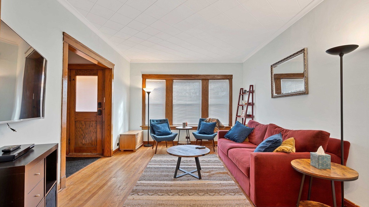 Photo of Livingroom in Andersonville